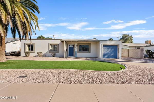 1637 N BRIDALWREATH Street, Tempe, AZ 85288