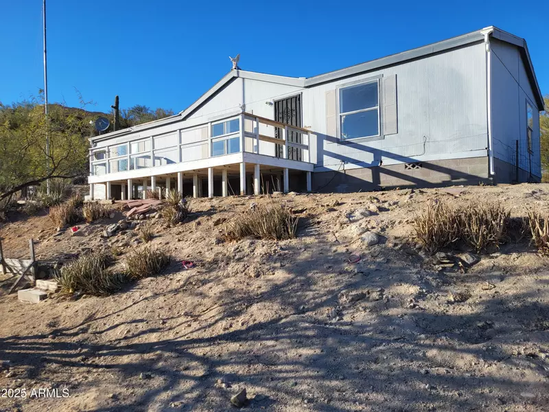 19861 E TRAIL Road, Black Canyon City, AZ 85324