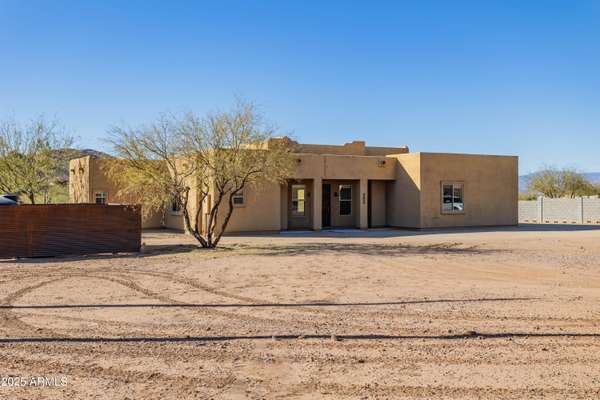 43512 N 16TH Street, New River, AZ 85087