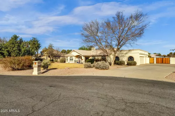 1902 E BRUCE Avenue, Gilbert, AZ 85234