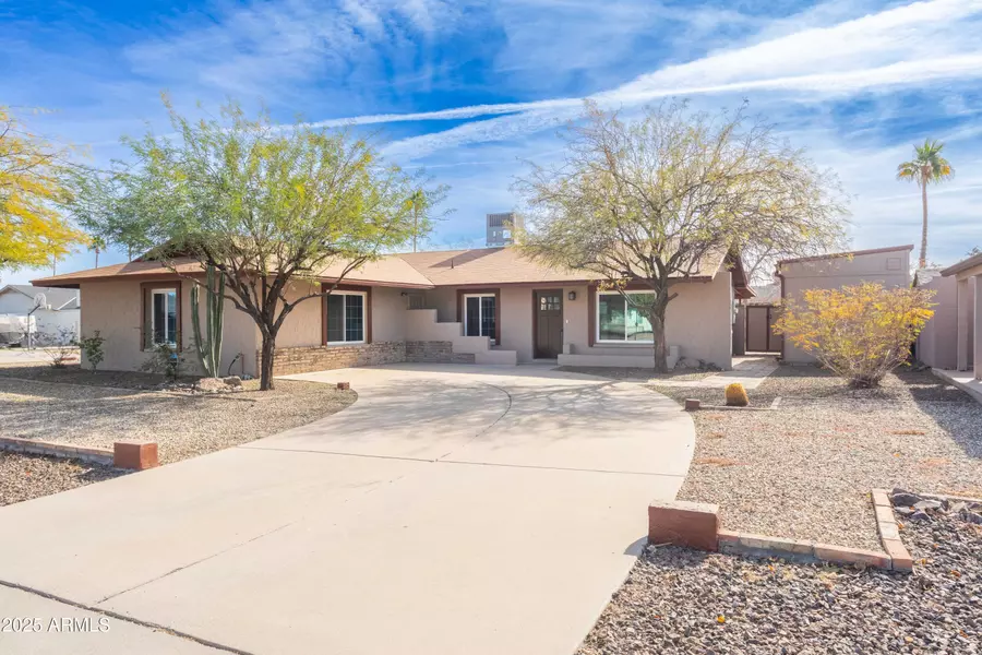 2949 E WILLOW Avenue, Phoenix, AZ 85032