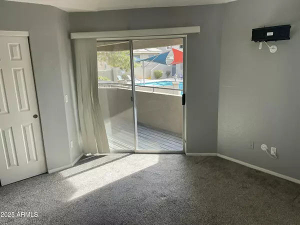 Phoenix, AZ 85022,1720 E THUNDERBIRD Road #2061