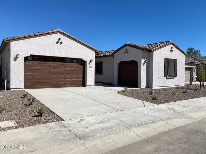 214 E TAURUS Place, Chandler, AZ 85249