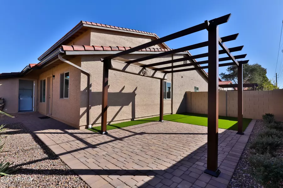 6221 E GREENWAY Street, Mesa, AZ 85205