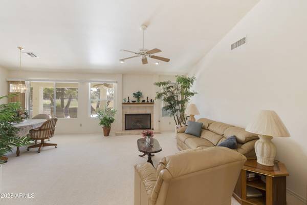 Chandler, AZ 85248,563 W CHAMPAGNE Drive