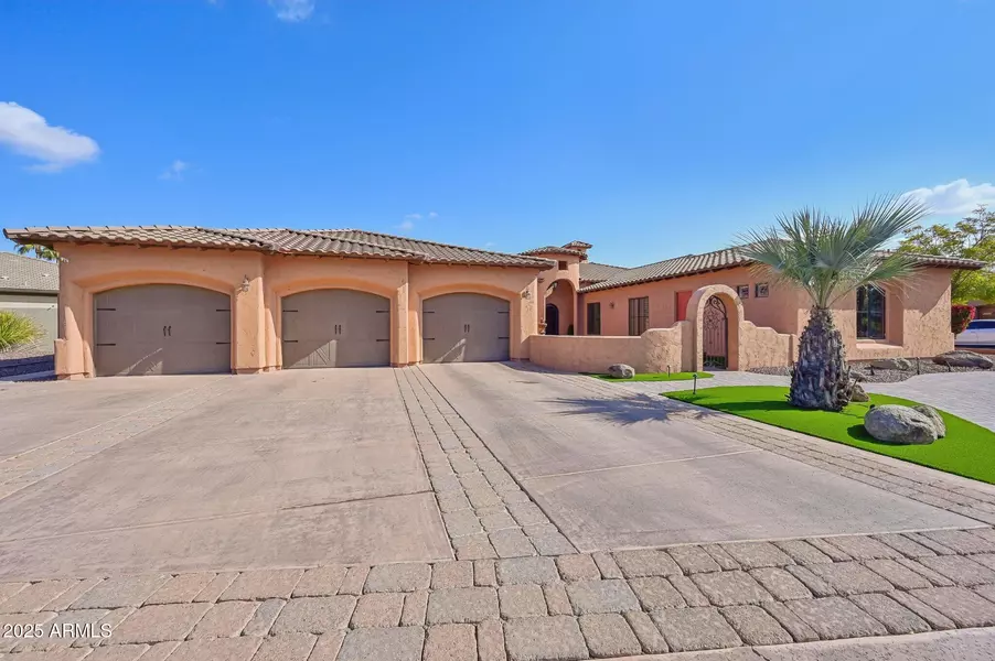 351 N CLOVERFIELD Circle, Litchfield Park, AZ 85340