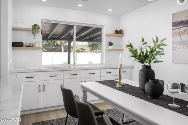 Tempe, AZ 85282,2074 E DUNBAR Drive