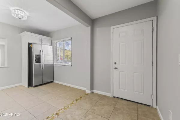 Phoenix, AZ 85020,1423 E CHOLLA Street