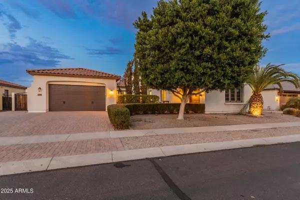 7556 W CRYSTAL Road, Glendale, AZ 85308