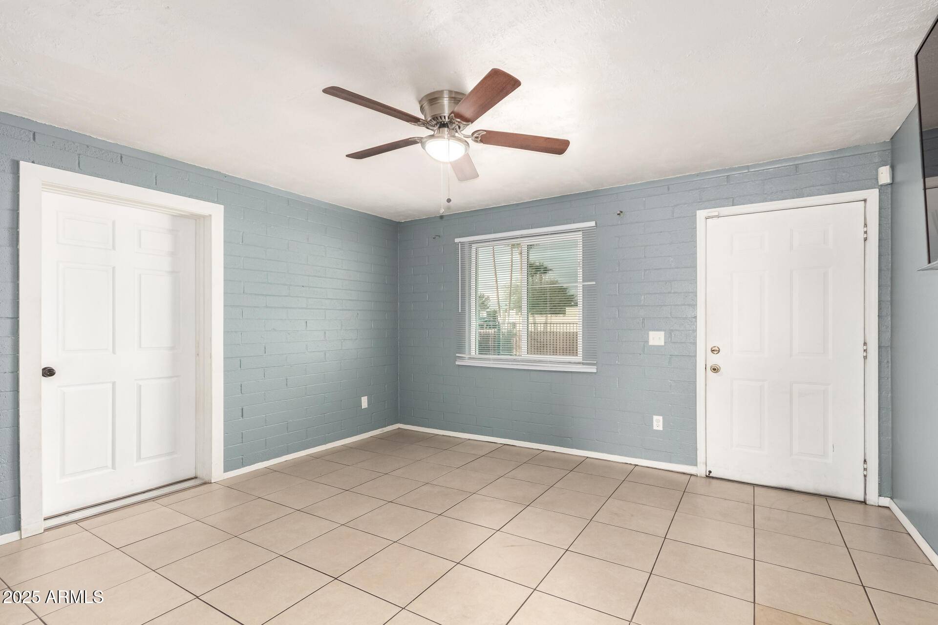 Phoenix, AZ 85042,8055 S 7TH Street