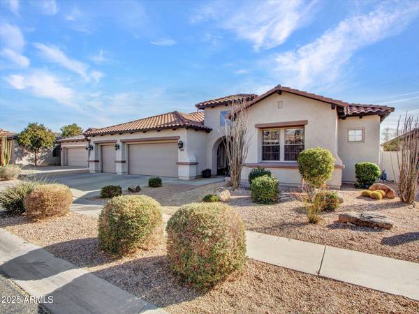 2023 W WHITE PINE Drive, Phoenix, AZ 85085