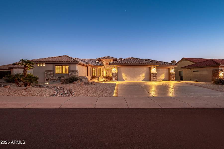 15725 W LINKSVIEW Drive, Surprise, AZ 85374