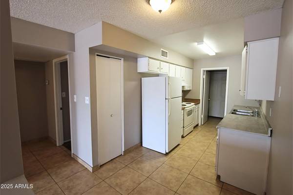 Mesa, AZ 85210,360 E 6TH Avenue #3