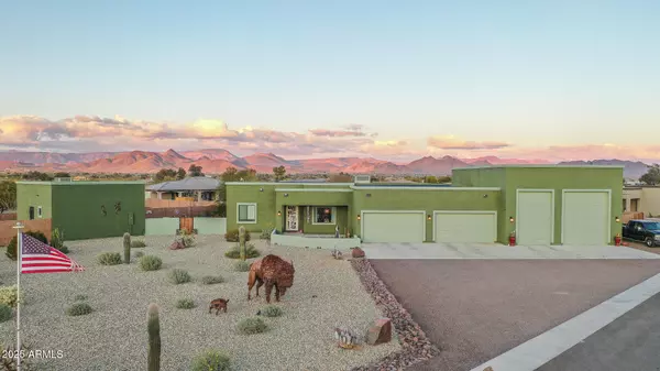10 E OLD PAINT Trail, Phoenix, AZ 85086