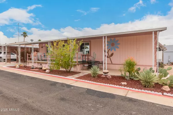 Apache Junction, AZ 85120,800 W APACHE Trail #153