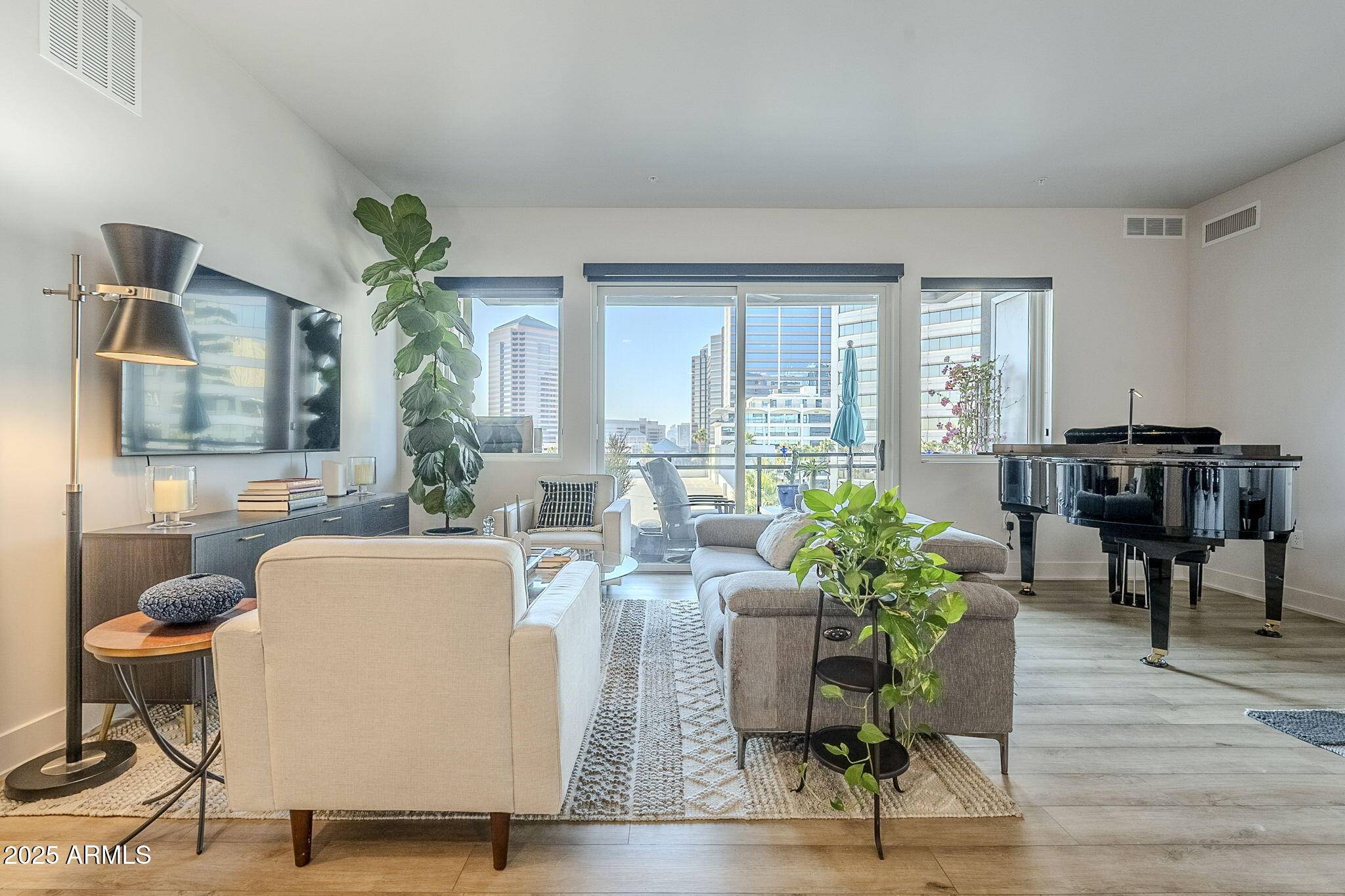 Phoenix, AZ 85012,3131 N CENTRAL Avenue #6015