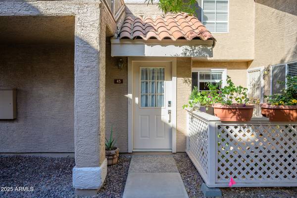 1633 E LAKESIDE Drive #45, Gilbert, AZ 85234