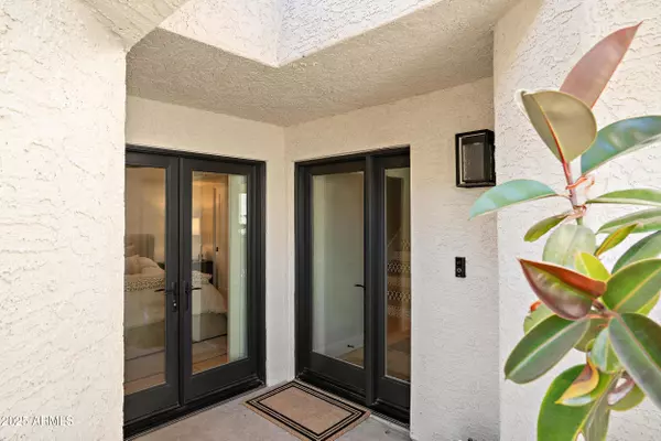 2430 E PALO VERDE Drive Phoenix, AZ 85016