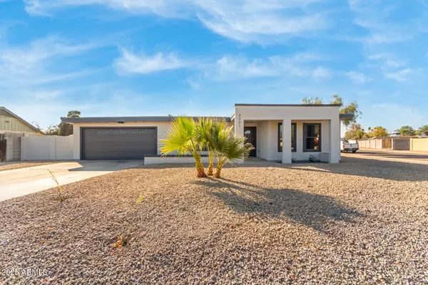 3301 E LARKSPUR Drive, Phoenix, AZ 85032