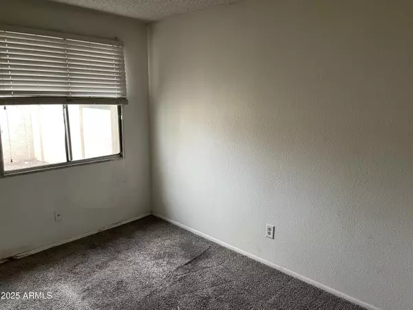 Phoenix, AZ 85033,3120 N 67TH Lane #42