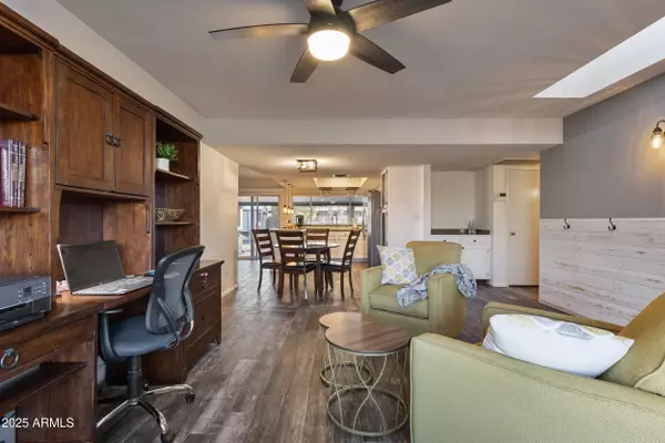 Glendale, AZ 85304,5045 W MESCAL Street