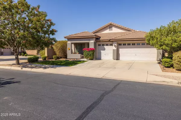 8836 W Midway Avenue, Glendale, AZ 85305