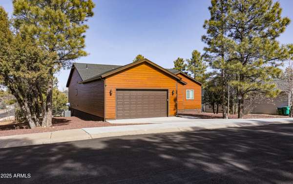 Show Low, AZ 85901,820 E BLACK BEAR Lane