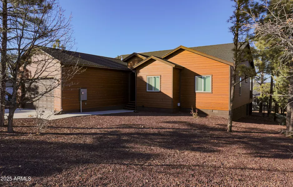 820 E BLACK BEAR Lane, Show Low, AZ 85901