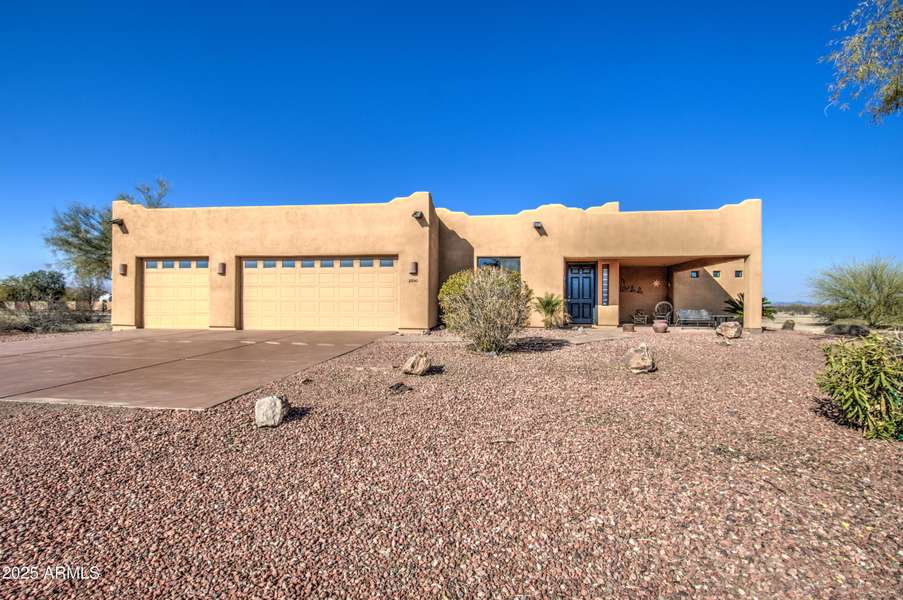 20040 W HUNTER Drive, Wittmann, AZ 85361