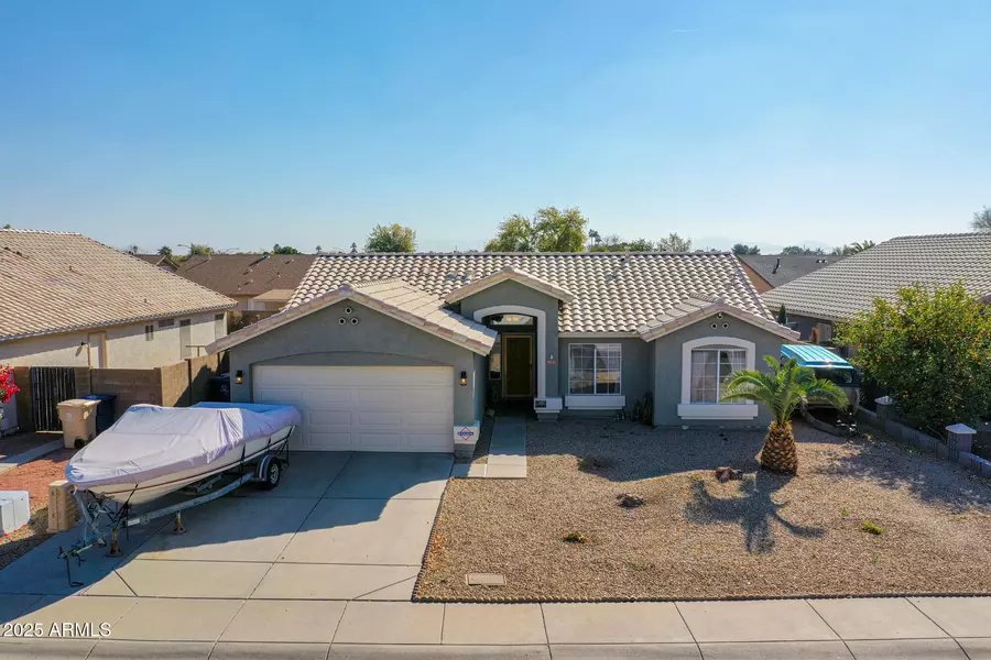 8535 W DENTON Lane, Glendale, AZ 85305