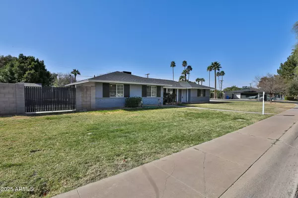 811 W NORTHERN Avenue, Phoenix, AZ 85021