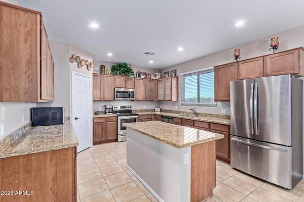 32211 N LEPA Drive, San Tan Valley, AZ 85144