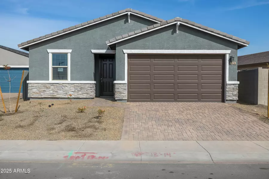 8636 W WARNER Street, Tolleson, AZ 85353