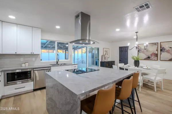 Phoenix, AZ 85029,2408 W WILLOW Avenue