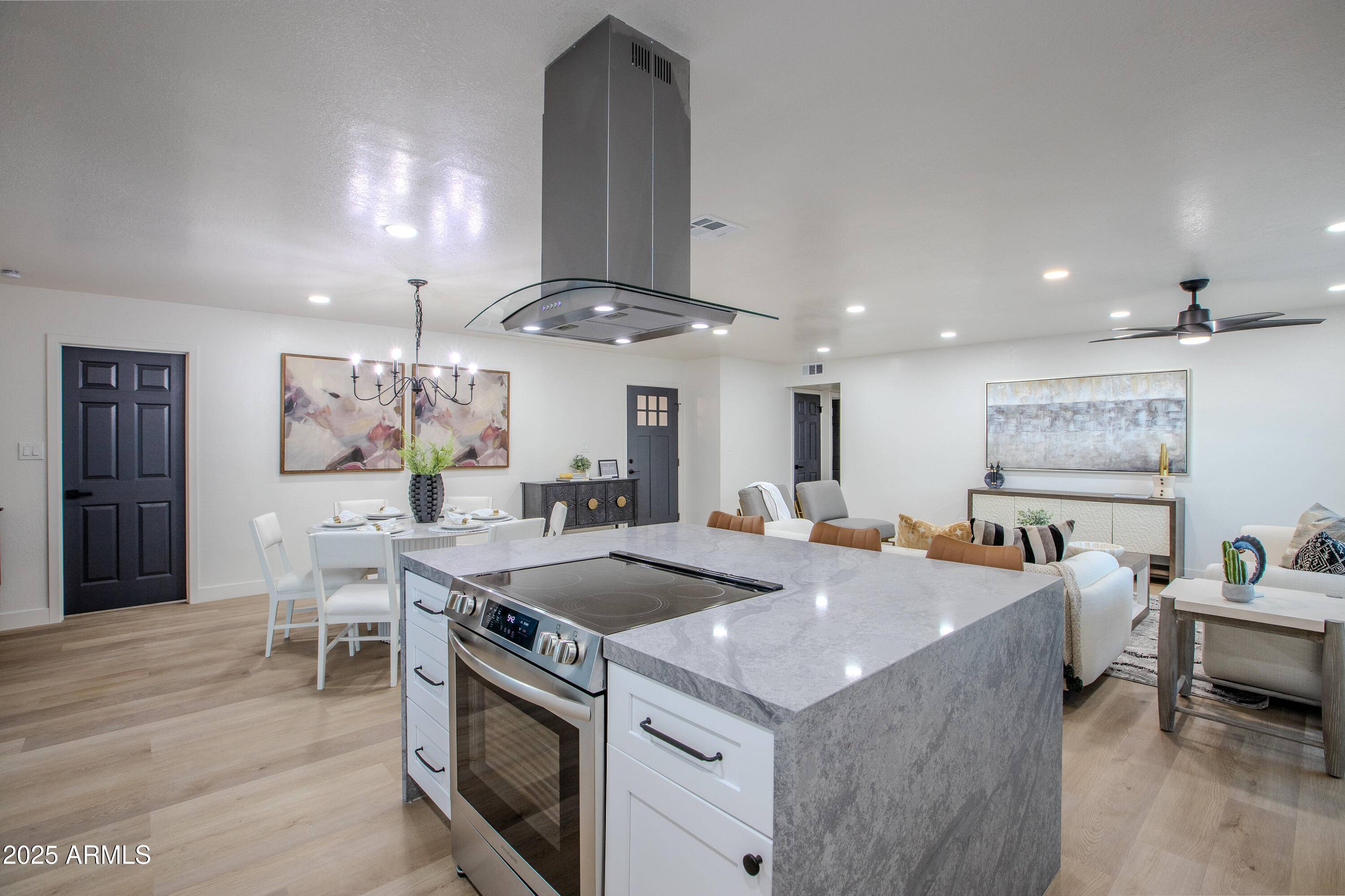 Phoenix, AZ 85029,2408 W WILLOW Avenue