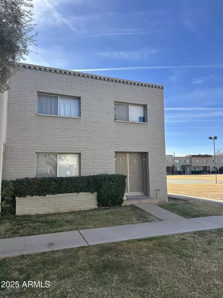 225 N STANDAGE Street #104, Mesa, AZ 85201