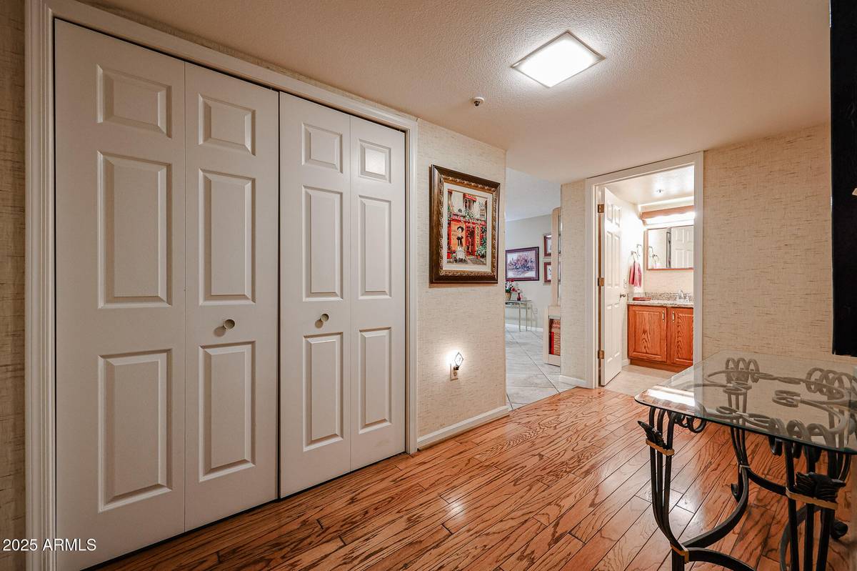 Sun City, AZ 85351,10330 W THUNDERBIRD Boulevard #A321