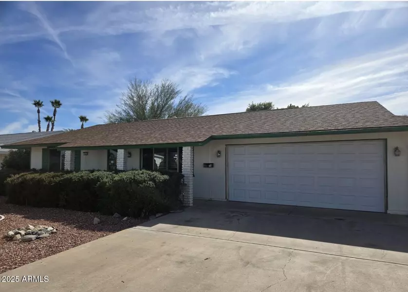 9325 W ARROWHEAD Drive, Sun City, AZ 85351