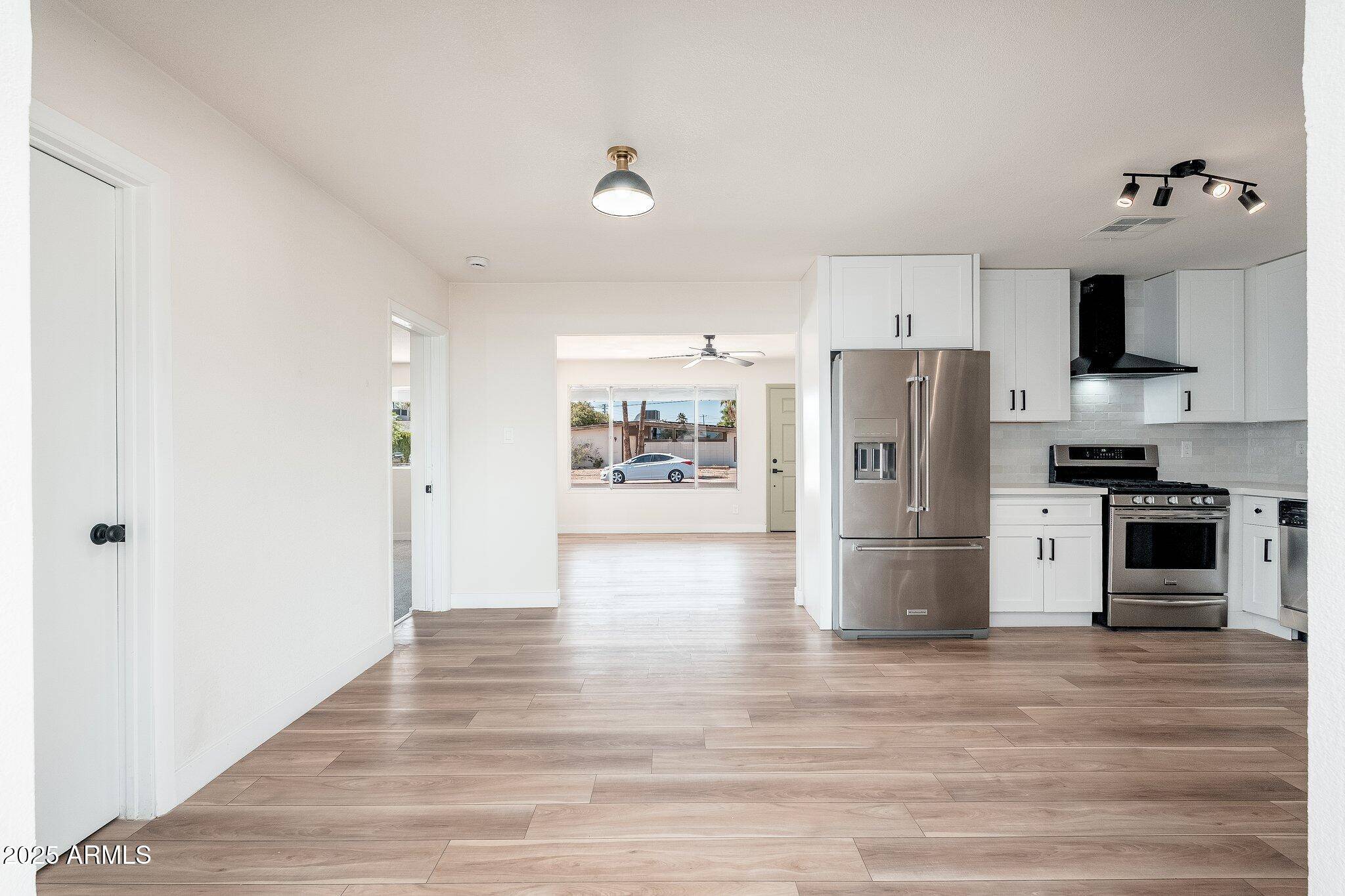 Phoenix, AZ 85029,2227 W PARADISE Drive