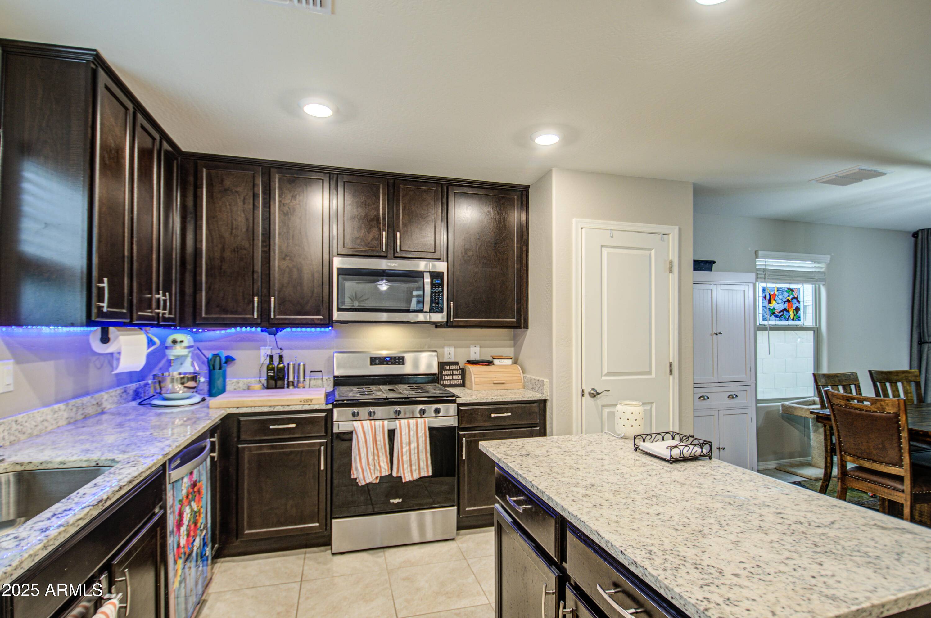 Phoenix, AZ 85043,3937 S 79TH Lane