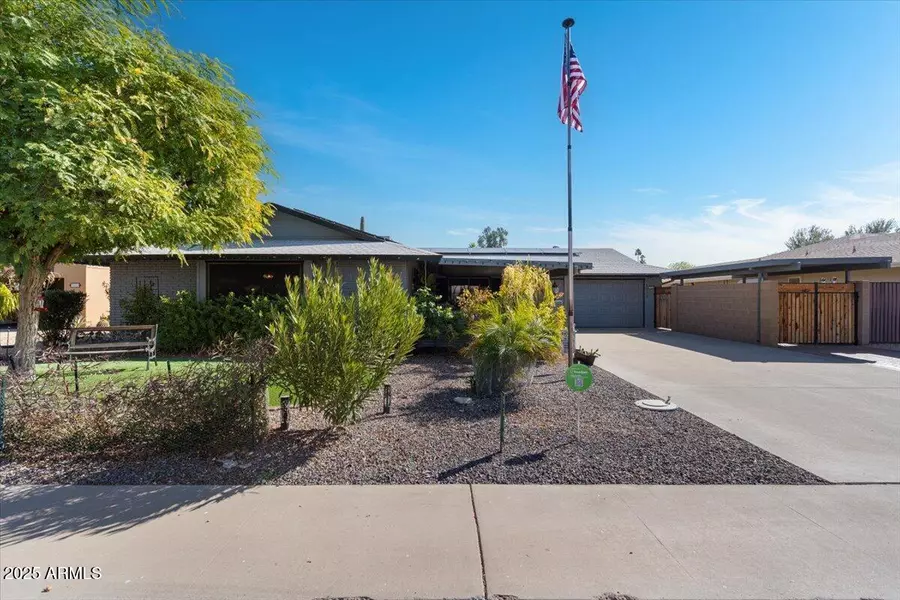 9319 W GLEN OAKS Circle, Sun City, AZ 85351