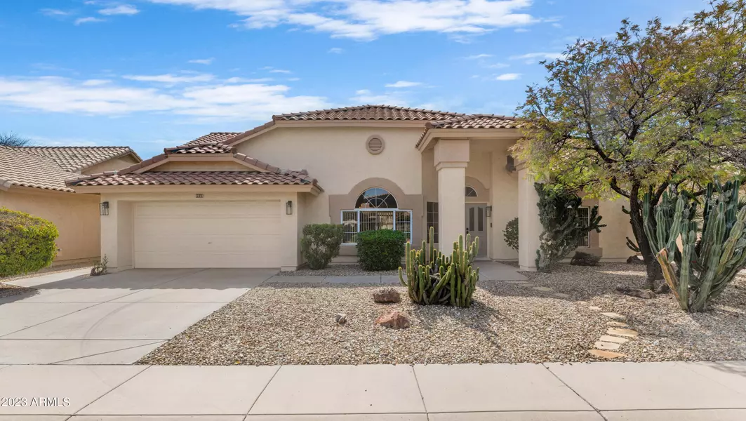 9013 W KERRY Lane, Peoria, AZ 85382