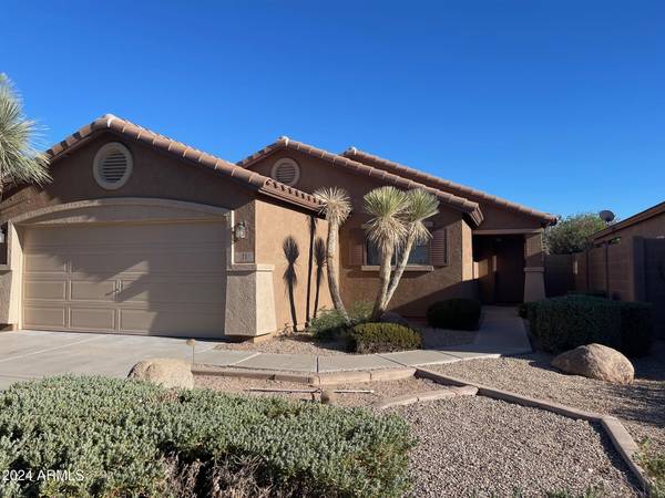 11 W SADDLE Way, San Tan Valley, AZ 85143