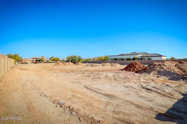 San Tan Valley, AZ 85144,5471 W SAND Court #22