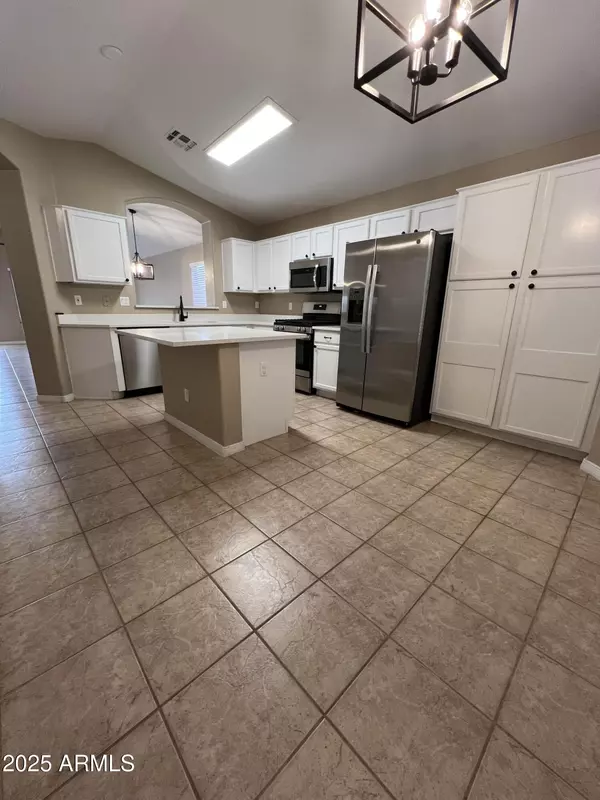 Chandler, AZ 85248,621 W MYRTLE Drive