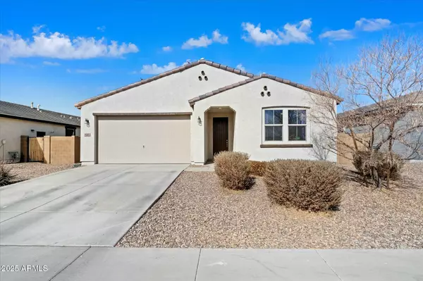 628 W White Sands Drive, San Tan Valley, AZ 85140