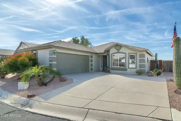 8957 E Rainier Drive,  Gold Canyon,  AZ 85118