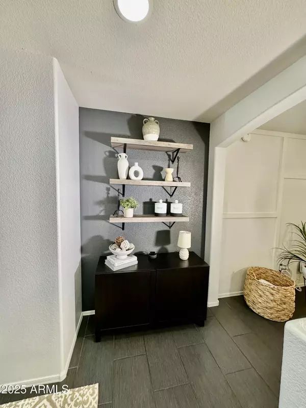 8927 E POSADA Avenue Mesa, AZ 85212