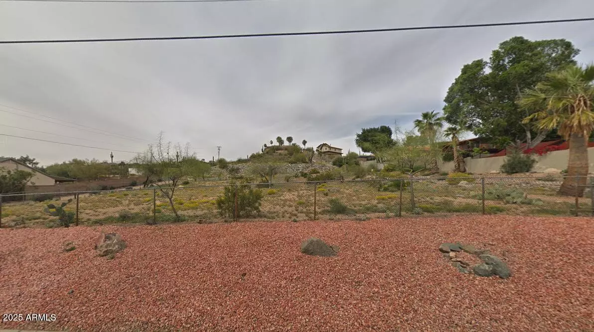 Phoenix, AZ 85020,8220 N 14TH Street #-