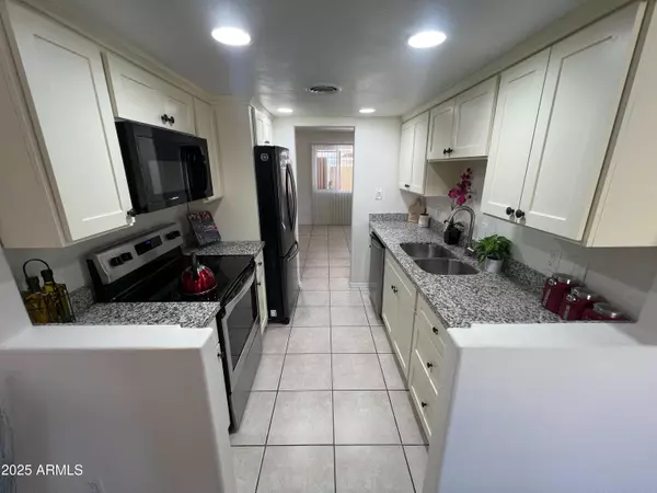 Phoenix, AZ 85021,7126 N 19TH Avenue #161